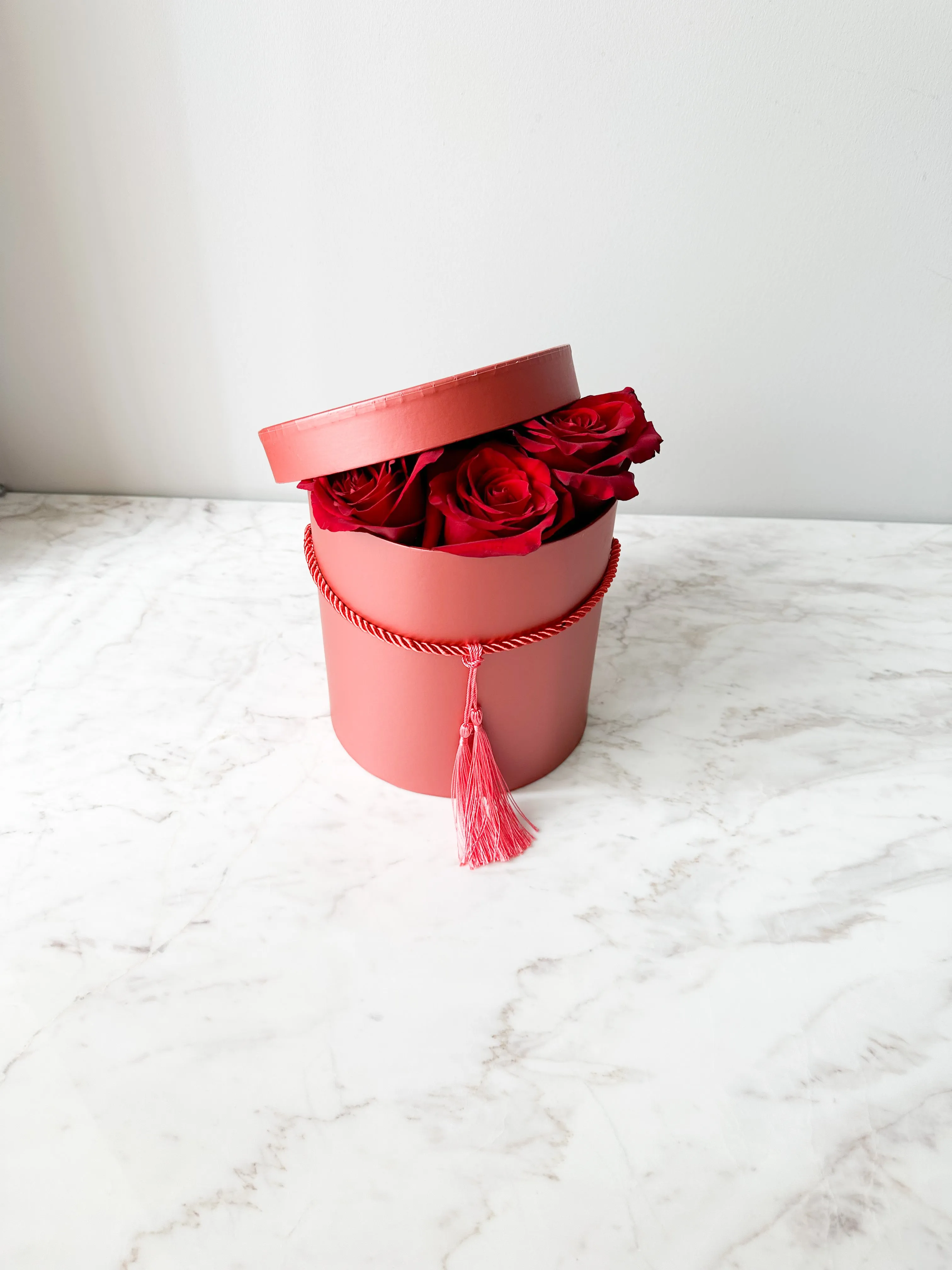 Luxury Round Flower Box – Elegant Floral Gift Packaging (Multiple Sizes)
