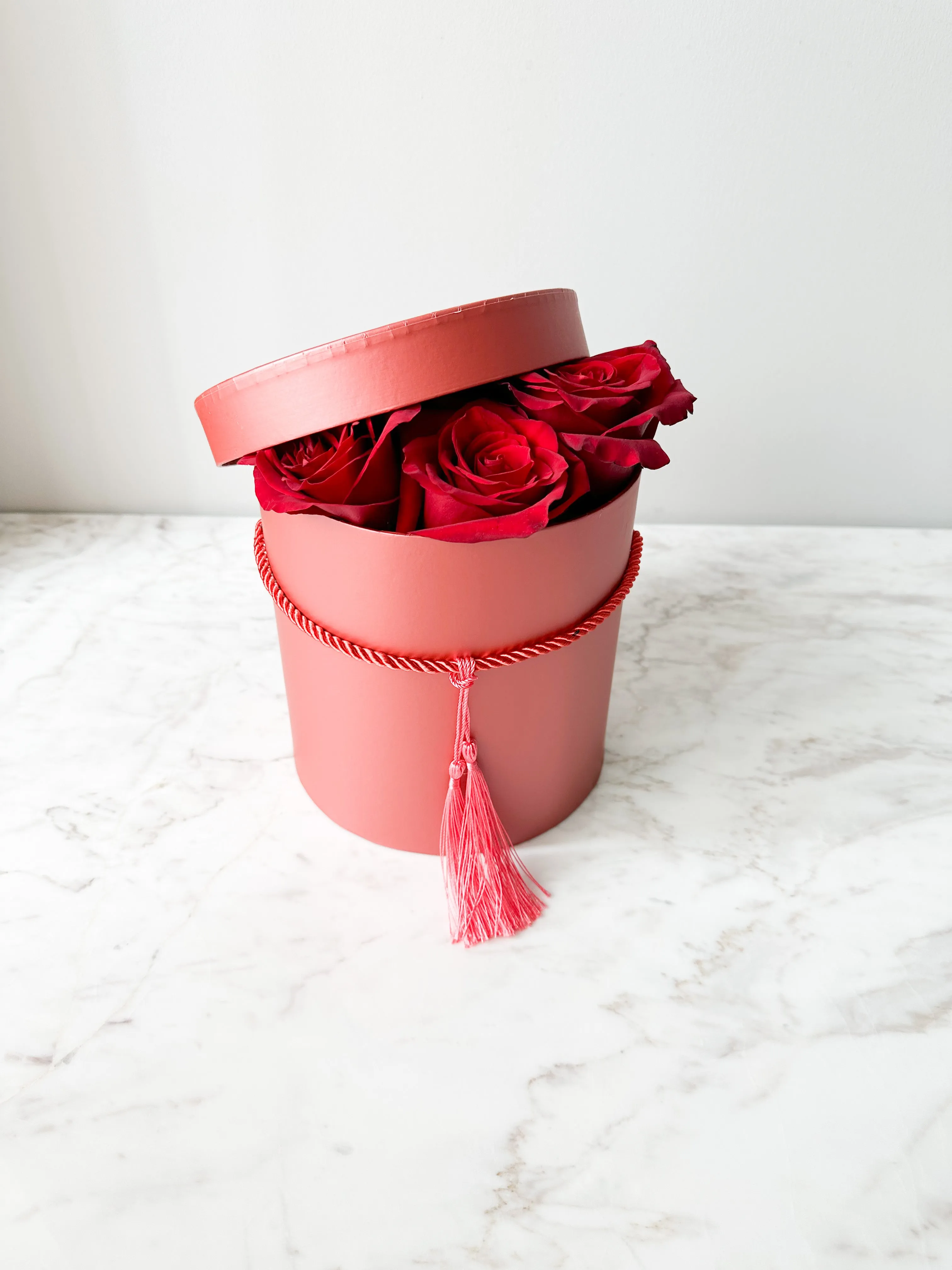 Luxury Round Flower Box – Elegant Floral Gift Packaging (Multiple Sizes)