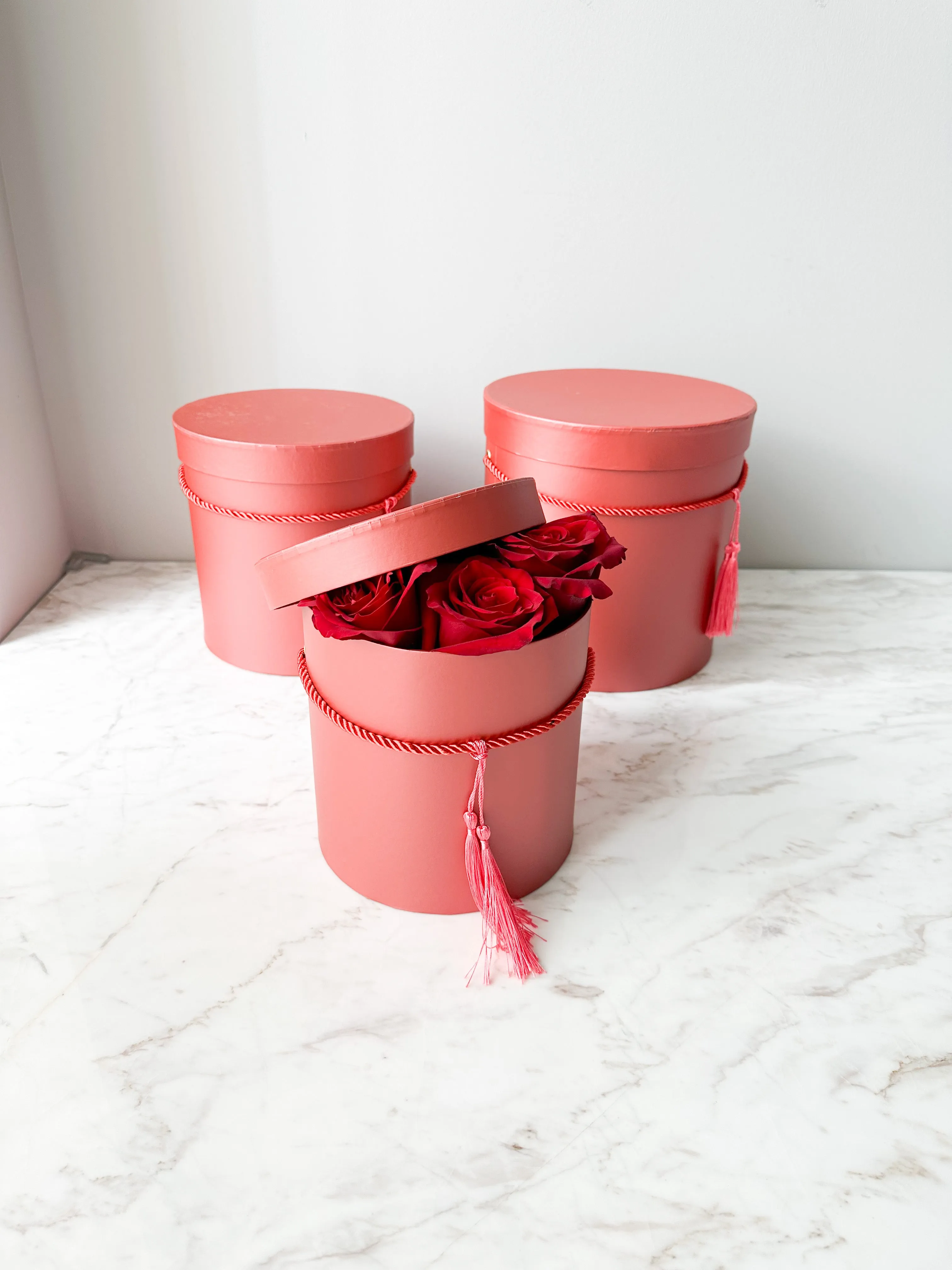 Luxury Round Flower Box – Elegant Floral Gift Packaging (Multiple Sizes)