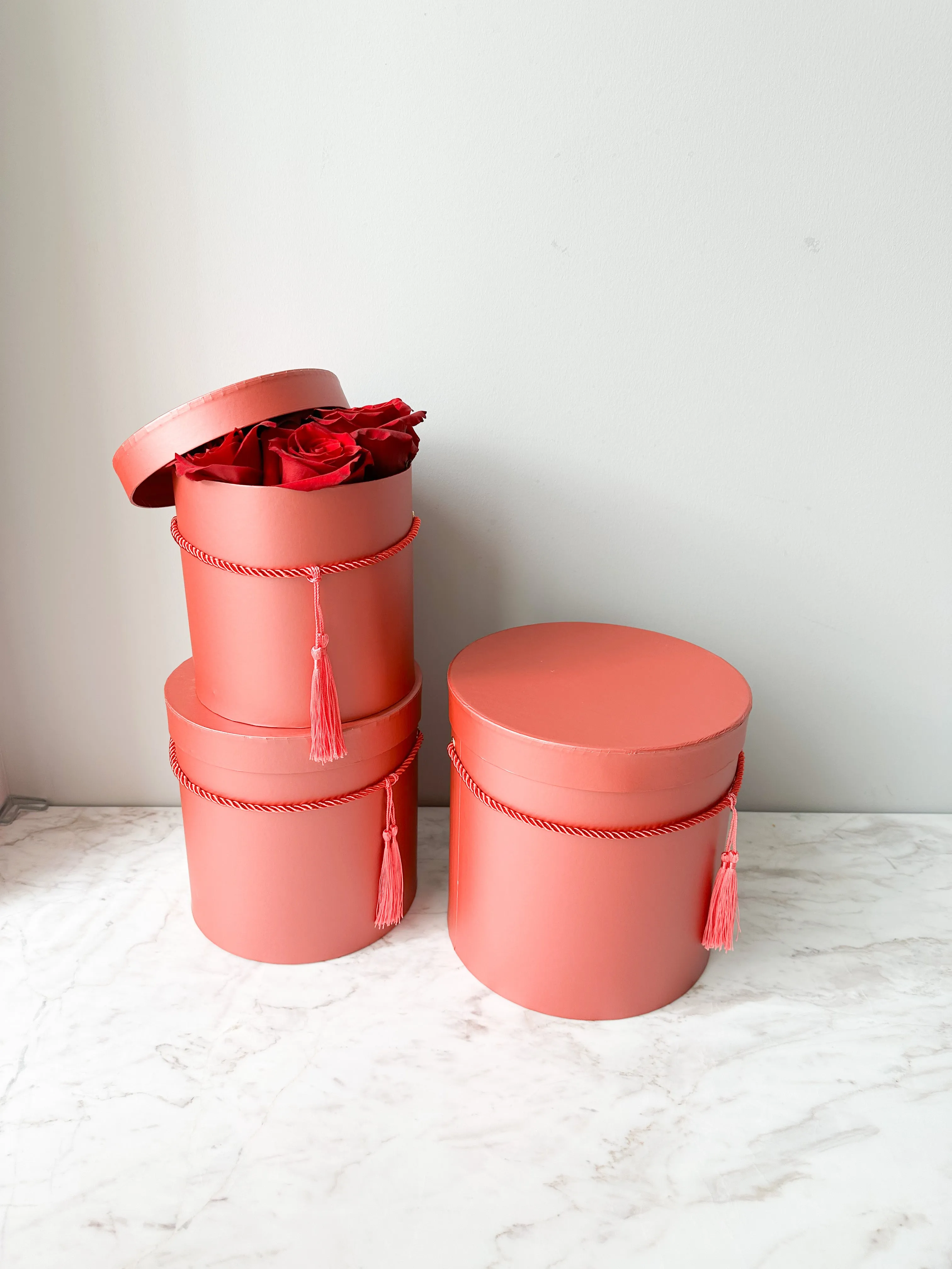 Luxury Round Flower Box – Elegant Floral Gift Packaging (Multiple Sizes)