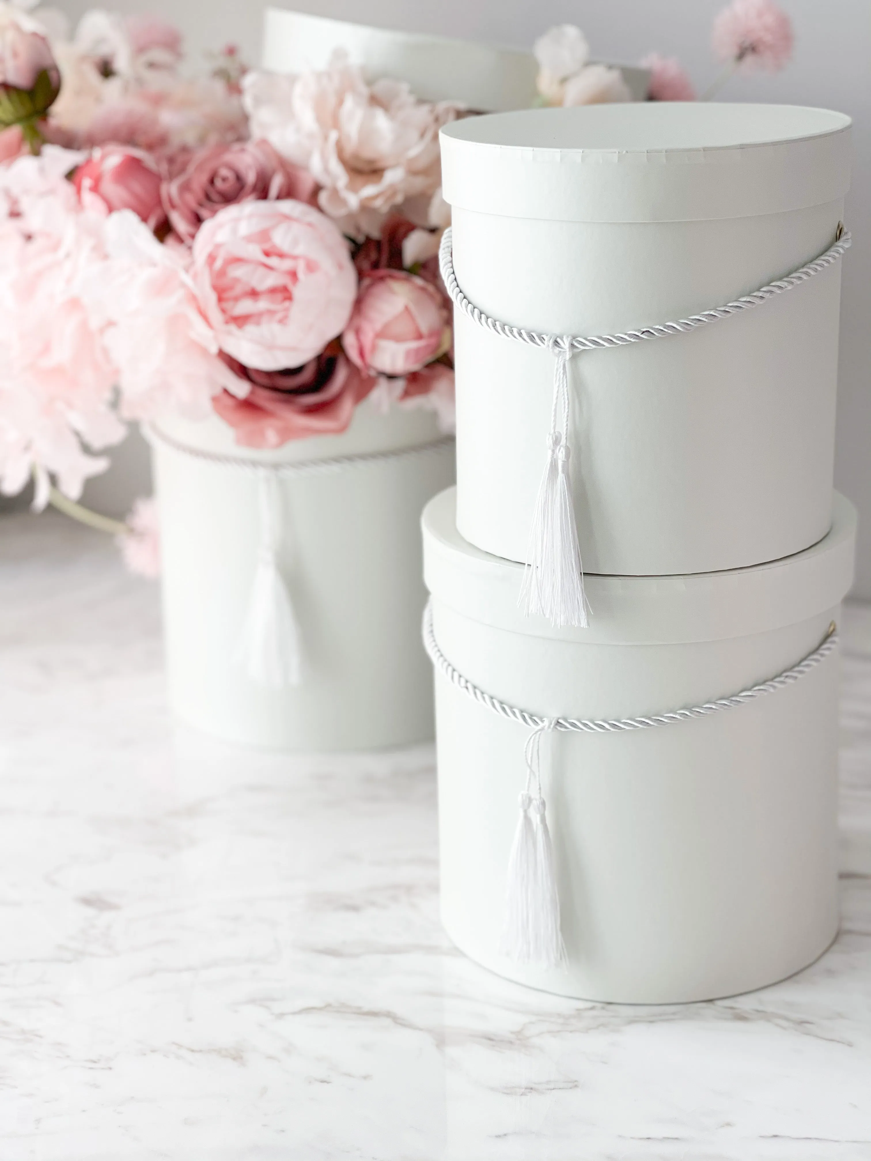 Luxury Round Flower Box – Elegant Floral Gift Packaging (Multiple Sizes)